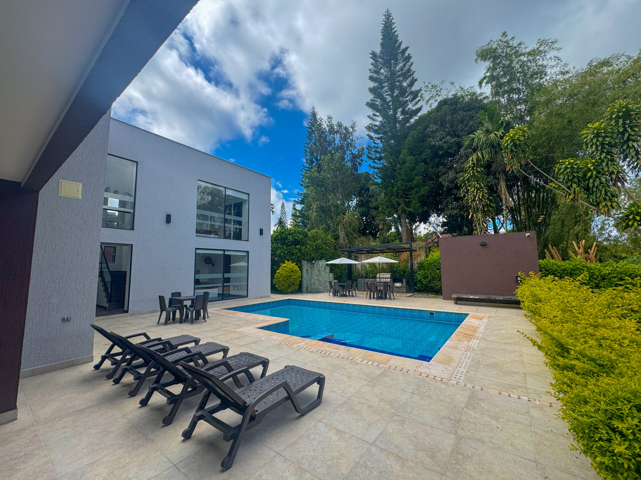 1803 Casa De Descanso Armenia Quindío 📍